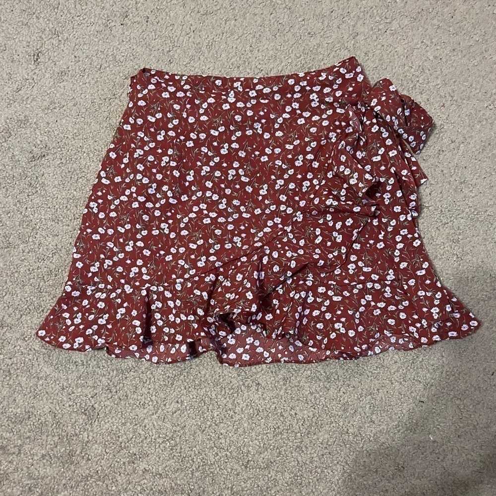Red ditsy floral mini skirt size XS